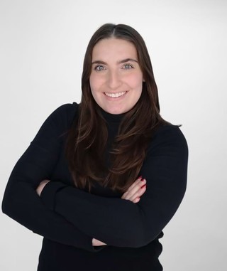 A portrait of Bryn Iskenderian